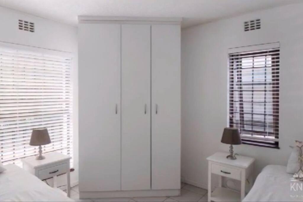 Waterfront Apartment Книсна Екстер'єр фото